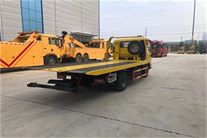 鸡东非事故拖车