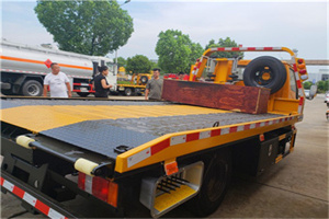 鸡东附近拖车电话号码服务